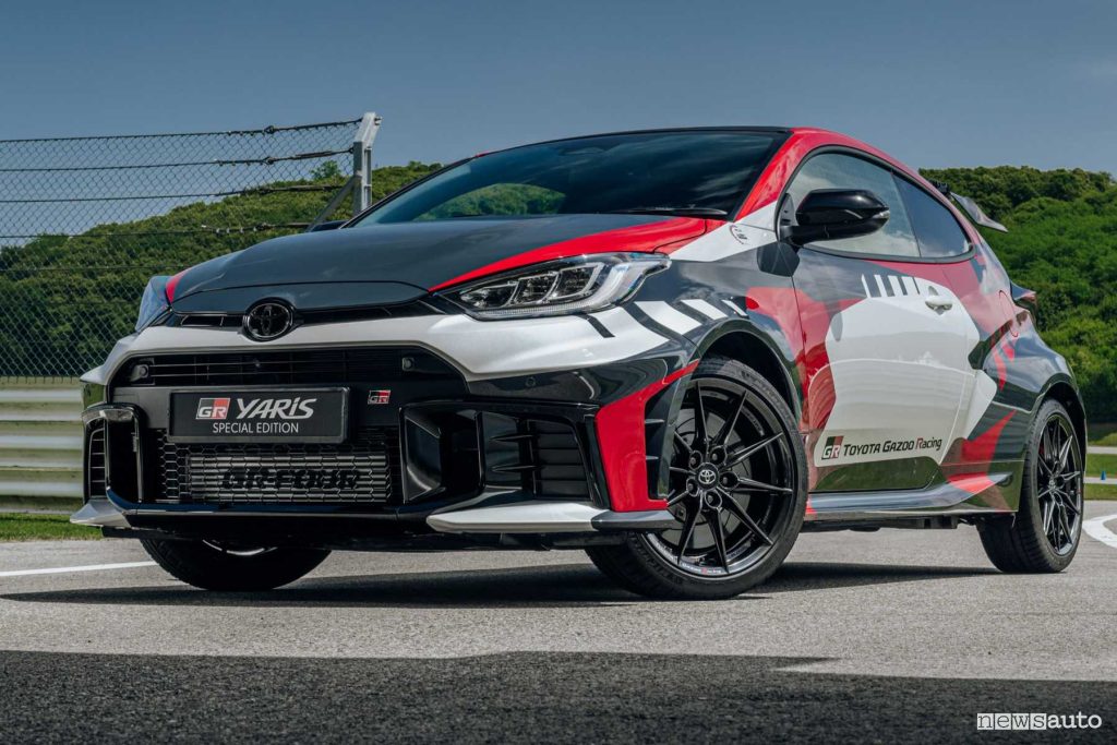 Toyota GR Yaris Special Edition Rovanpera anteriore 3/4