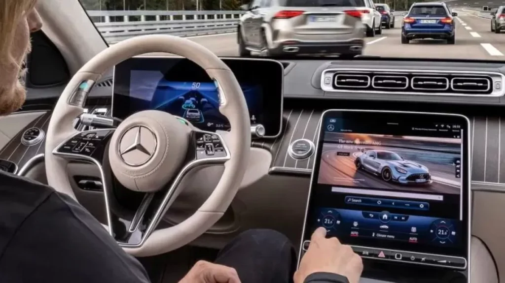 Guida autonoma livello 3 sulla Mercedes-Benz