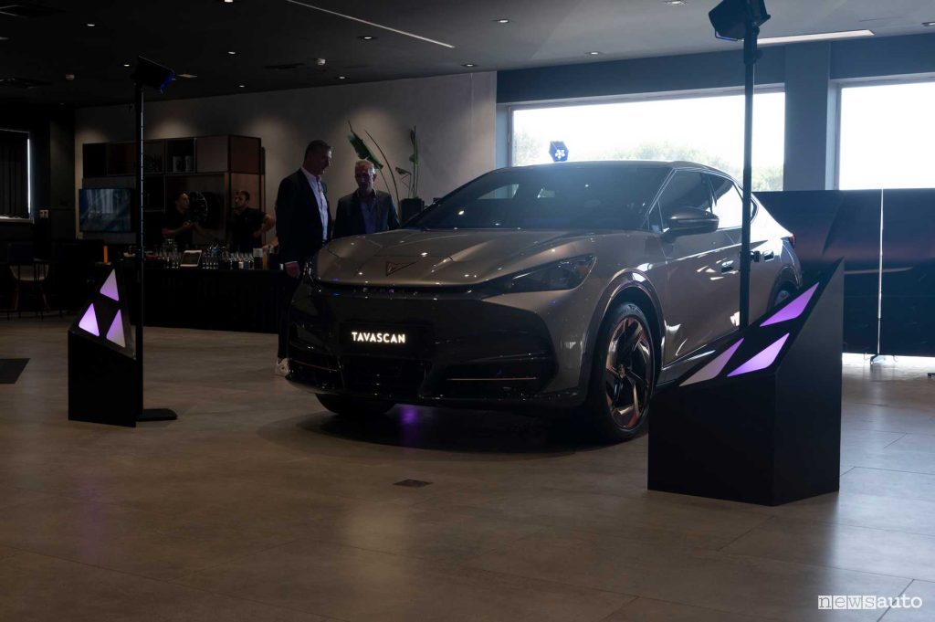 Cupra Tavascan Experience tappa romana presso la concessionaria Autoéquipe 