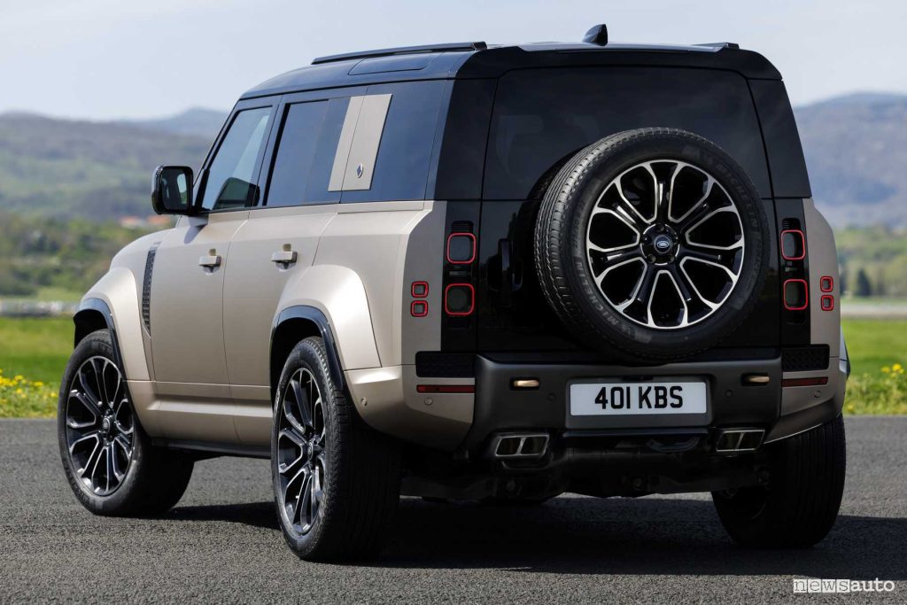 Land Rover Defender OCTA posteriore 3/4