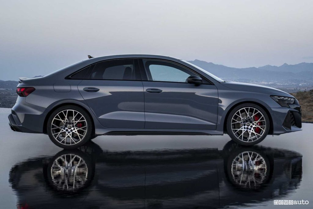 Audi RS 3 Sedan laterale