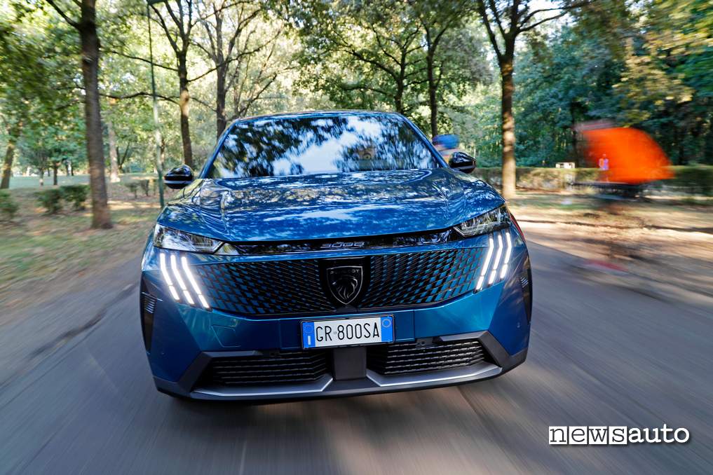 Peugeot 3008 hybrid 2024 frontale