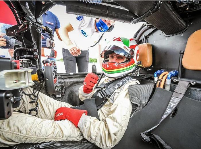 Carlos Taveres nell'abitacolo della Peugeot 908 apripista alla 24 di Le Mans 2020