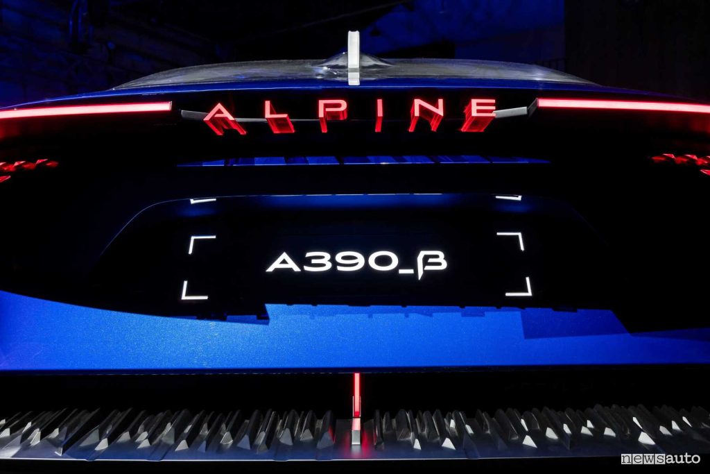 Alpine A390_β firma luminosa posteriore