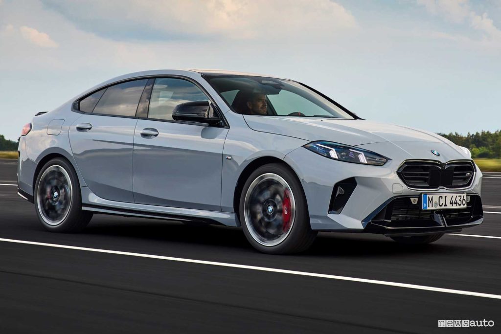 BMW M235 xDrive Gran Coupé su strada