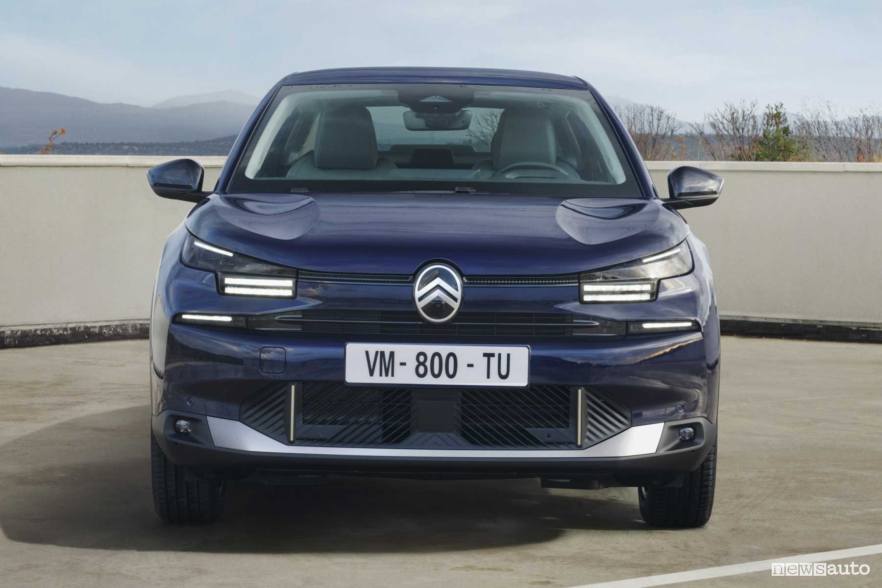 Nuova Citroen e-C4 X frontale