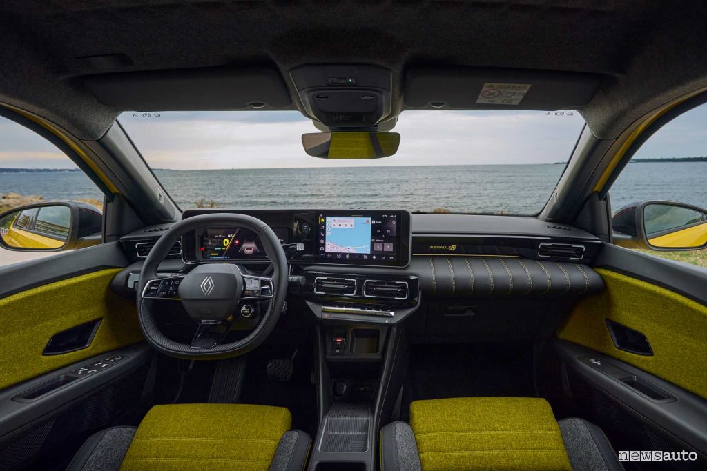 Renault 5 E-Tech Electric Iconic plancia abitacolo