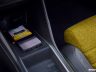 Renault 5 E-Tech Electric Iconic vano per la ricarica wireless smartphone