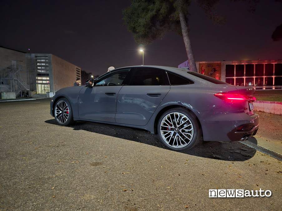Audi S5 fiancata