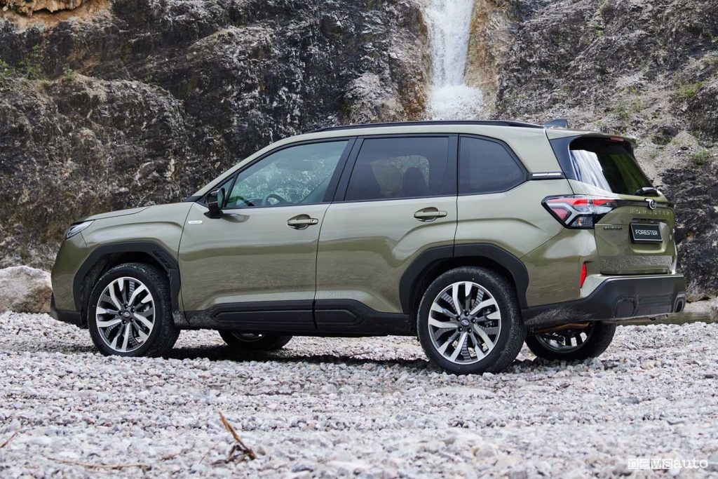 Subaru Forester 2025 posteriore 3/4