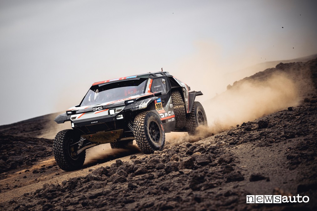 Dakar 2025 Stage 5, Nasser Al-Attiyah ed Edouard Boulanger su Dacia Sandrider