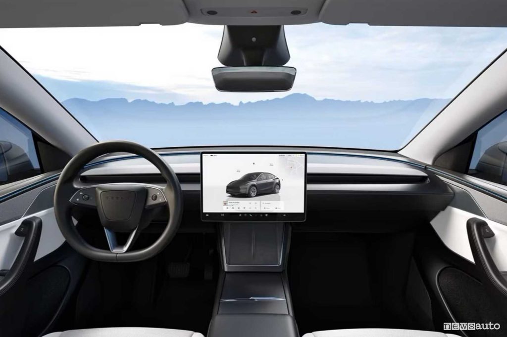Abitacolo Tesla Model Y 2025