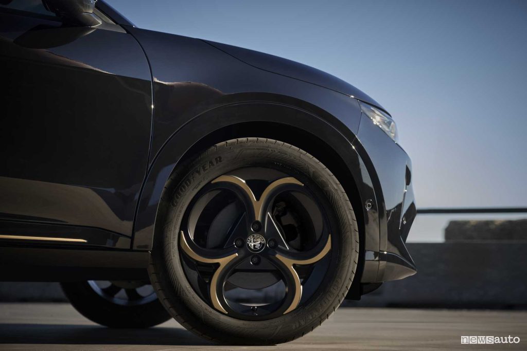 Alfa Romeo Junior Intensa cerchi da 18"