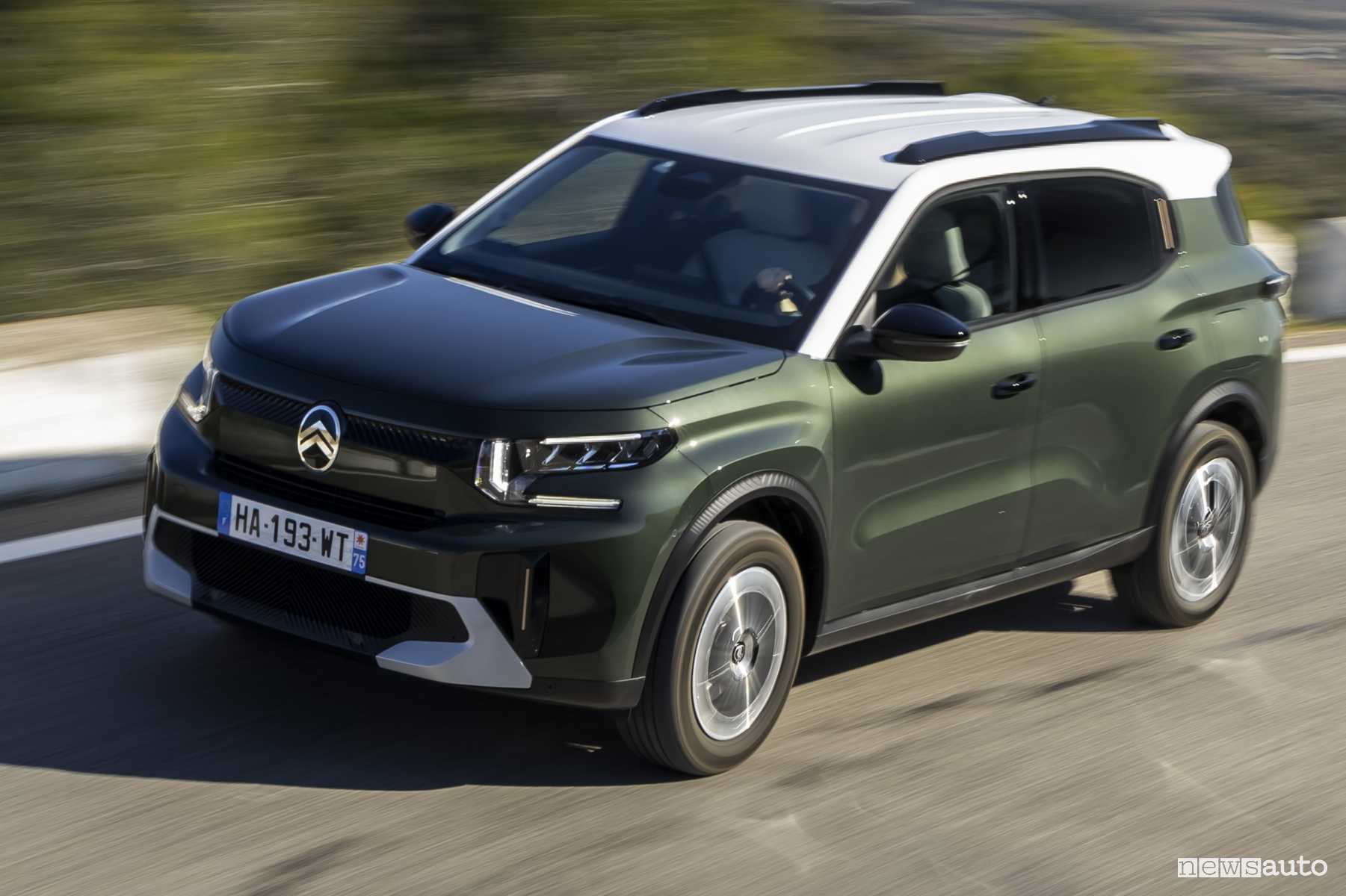 Citroen C3 Aircross Hybrid Max su strada