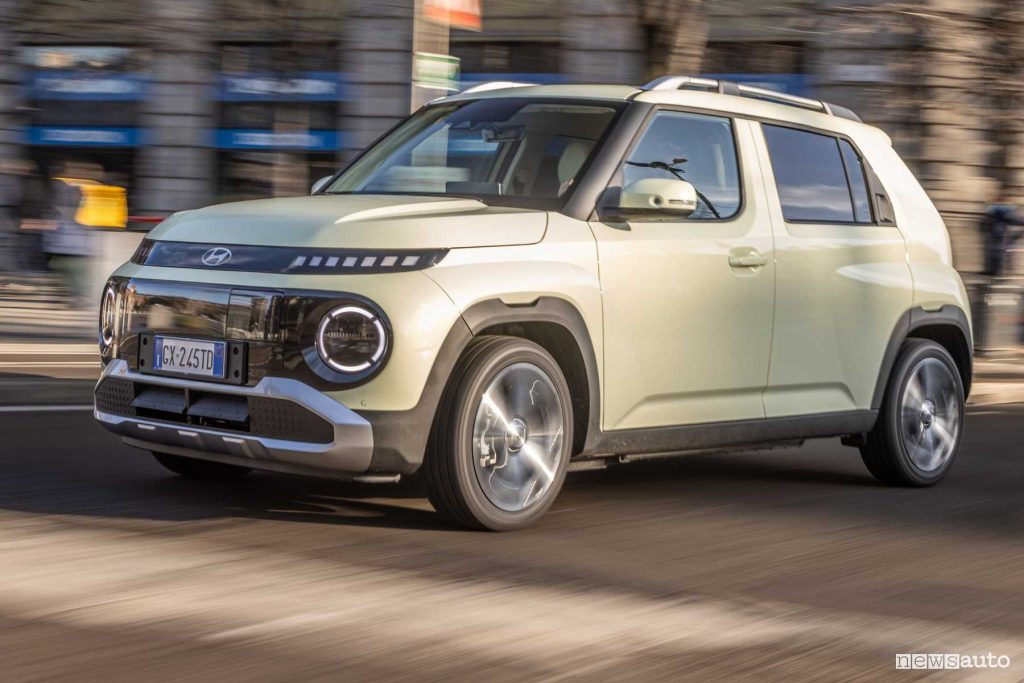 Hyundai Inster su strada