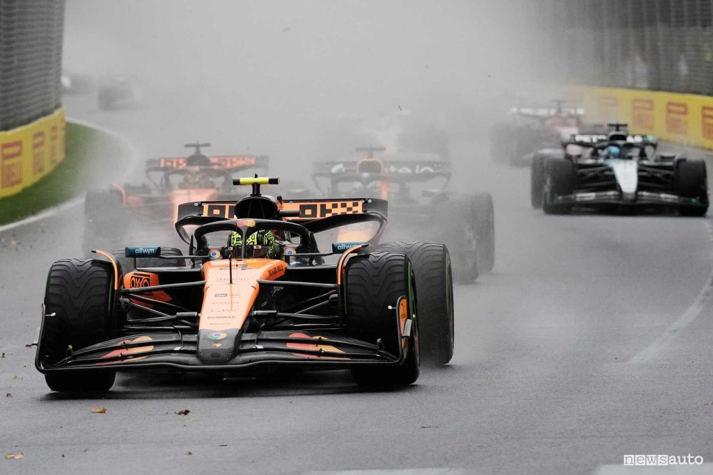 F1 Grand Prix Of Australia sotto la pioggia.