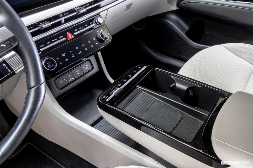 Hyundai Tucson plug-in hybrid console centrale