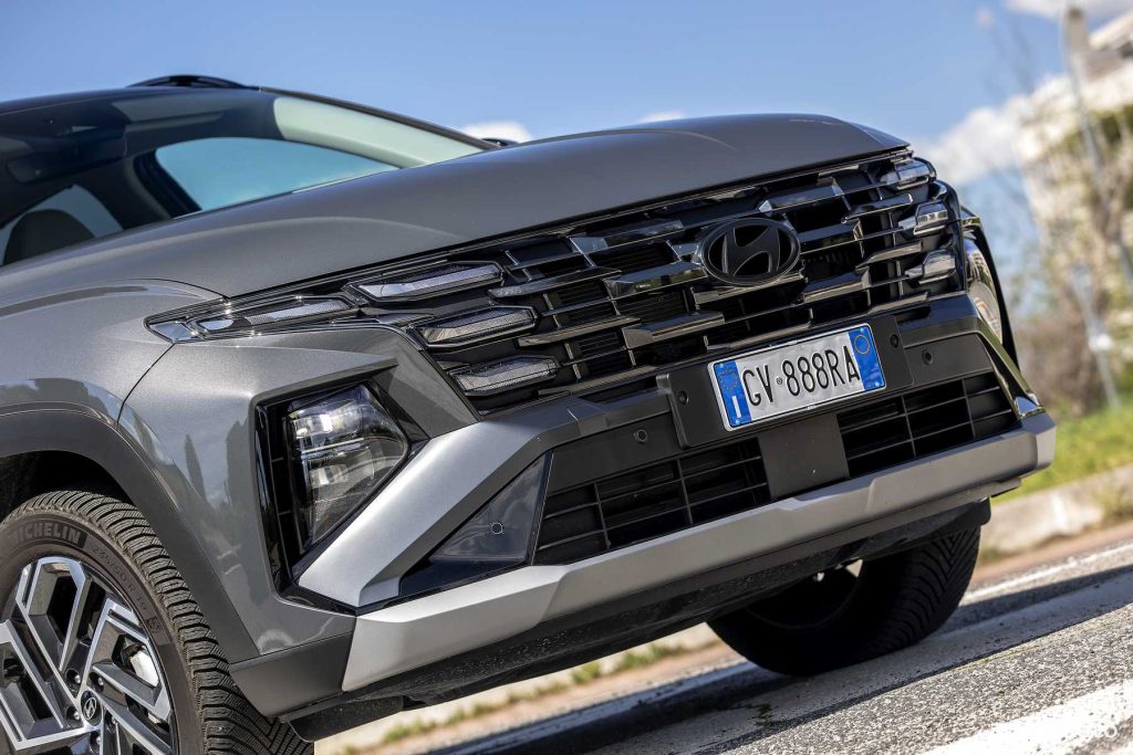 Hyundai Tucson plug-in hybrid griglia e paraurti anteriore