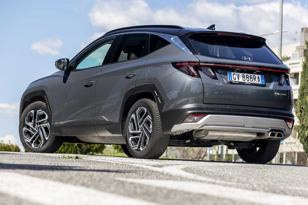 Hyundai Tucson plug-in hybrid posteriore 3/4