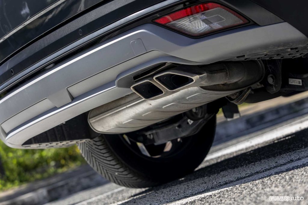Hyundai Tucson plug-in hybrid scarico posteriore
