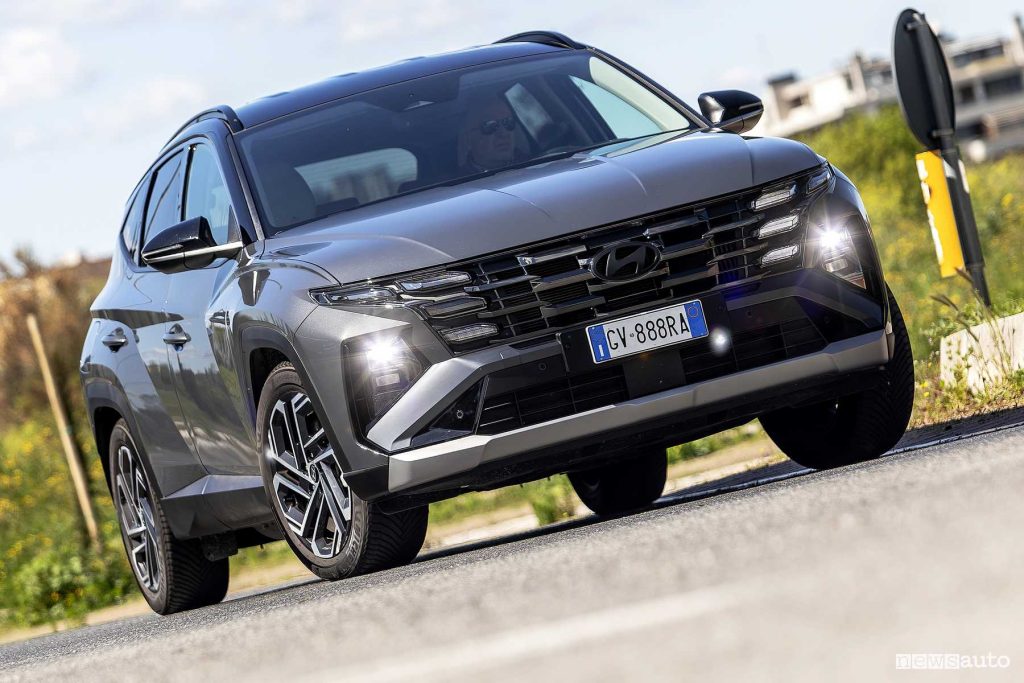 Hyundai Tucson plug-in hybrid test su strada