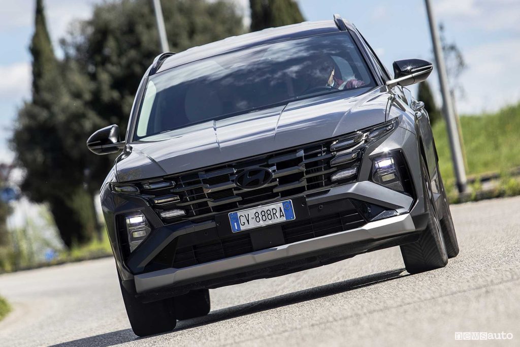 Hyundai Tucson plug-in hybrid test su strada