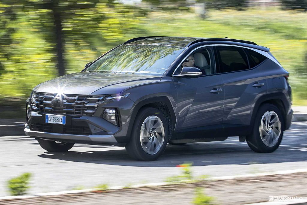 Hyundai Tucson plug-in hybrid test su strada