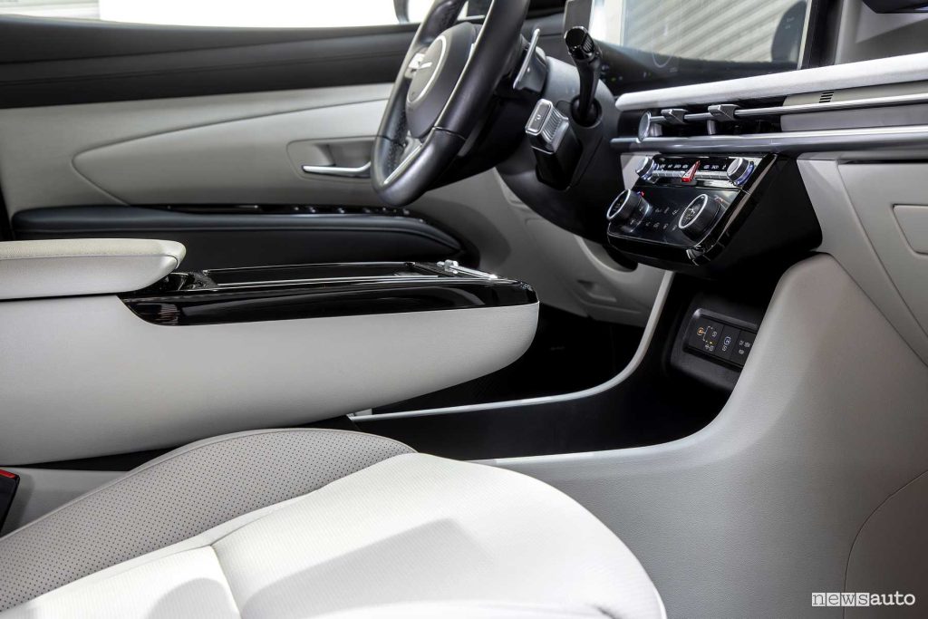Hyundai Tucson plug-in hybrid bracciolo, console centrale