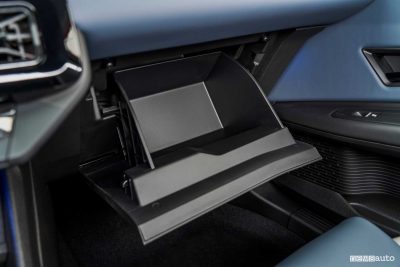 Nuova Nissan Micra EV vano porta oggetti abitacolo