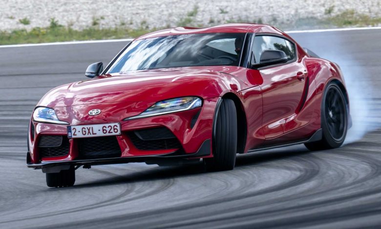 Toyota GR Supra Lightweight EVO in derapata