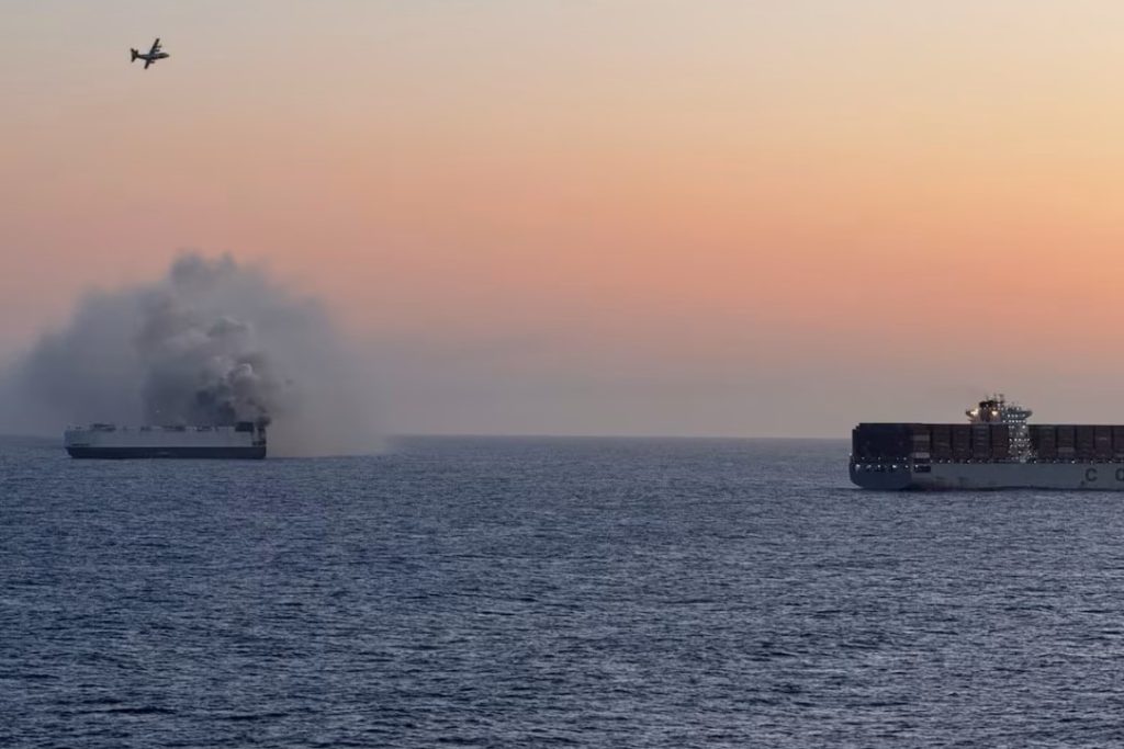 Incendio a bordo della nave Morning Midas