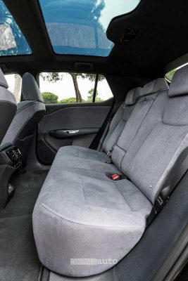 Lexus RZ 500e Luxury sedili posteriori abitacolo