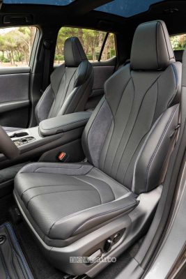 Lexus RZ 550e F Sport sedili anteriori