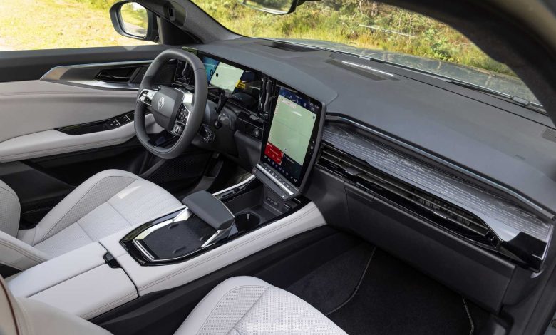 Renault Espace full hybrid E-Tech Iconic plancia abitacolo