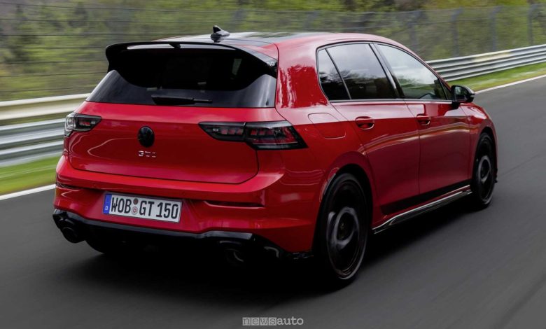 Volkswagen Golf GTI Edition 50 in pista al Nürburgring