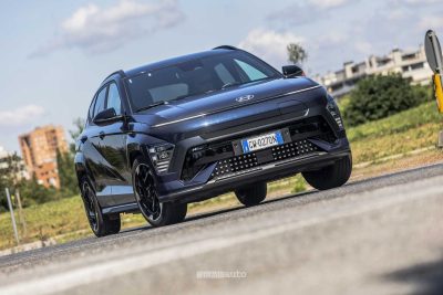 Hyundai Kona Electric N Line su strada