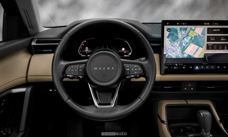 Nuova Mazda CX-5 display plancia abitacolo