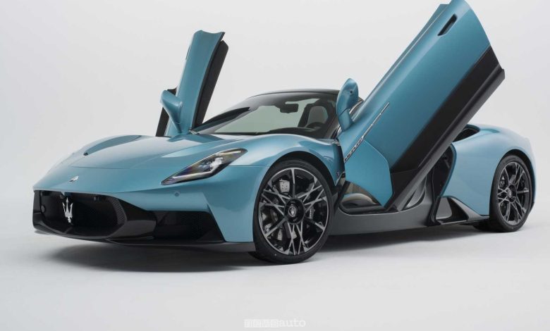 Maserati MCPURA Cielo apertura portiere ad ali di farfalla