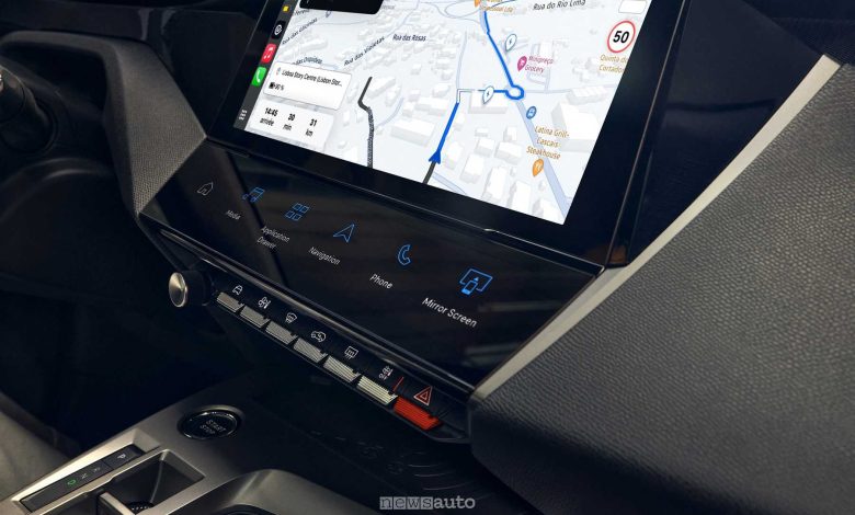 L’app MyPeugeot ottimizza il viaggio valutando autonomia, ricariche, traffico e percorso