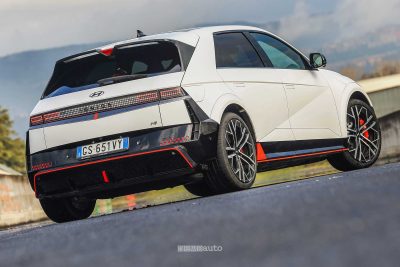 Hyundai Ioniq 5 N posteriore 3/4