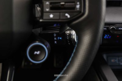 Hyundai Ioniq 5 N leva del cambio al volante