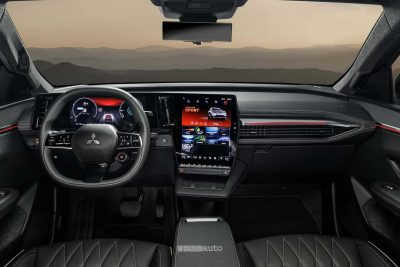 Mitsubishi Eclipse Cross EV plancia abitacolo