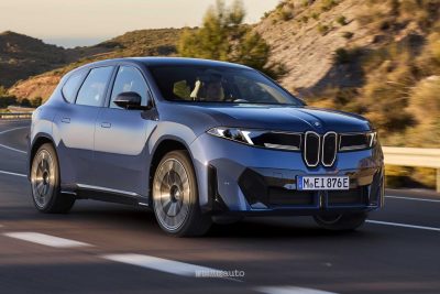 BMW iX3 50 xDrive su strada