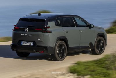 Nuova Citroen e-C5 Aircross BEV su strada