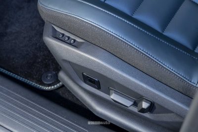 Nuova Citroen C5 Aircross plug-in comandi per la regolazione dei sedili