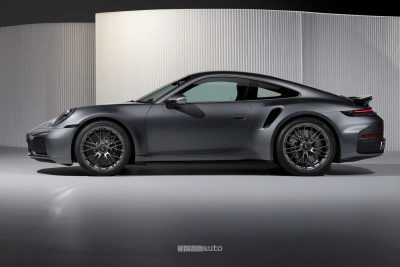 Nuova Porsche 911 Turbo S laterale