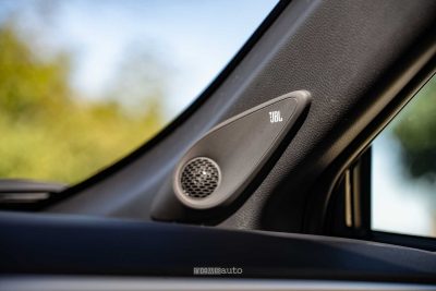 Toyota Corolla Cross impianto audio JBL