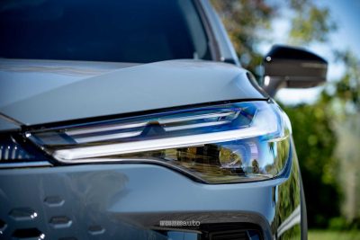 Toyota Corolla Cross faro anteriore