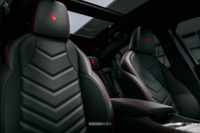 Maserati Grecale Folgore 2026 sedili abitacolo