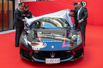 Cerimonia di consegna della Maserati McPura dei Carabinieri con il CEO Antonio Filosa